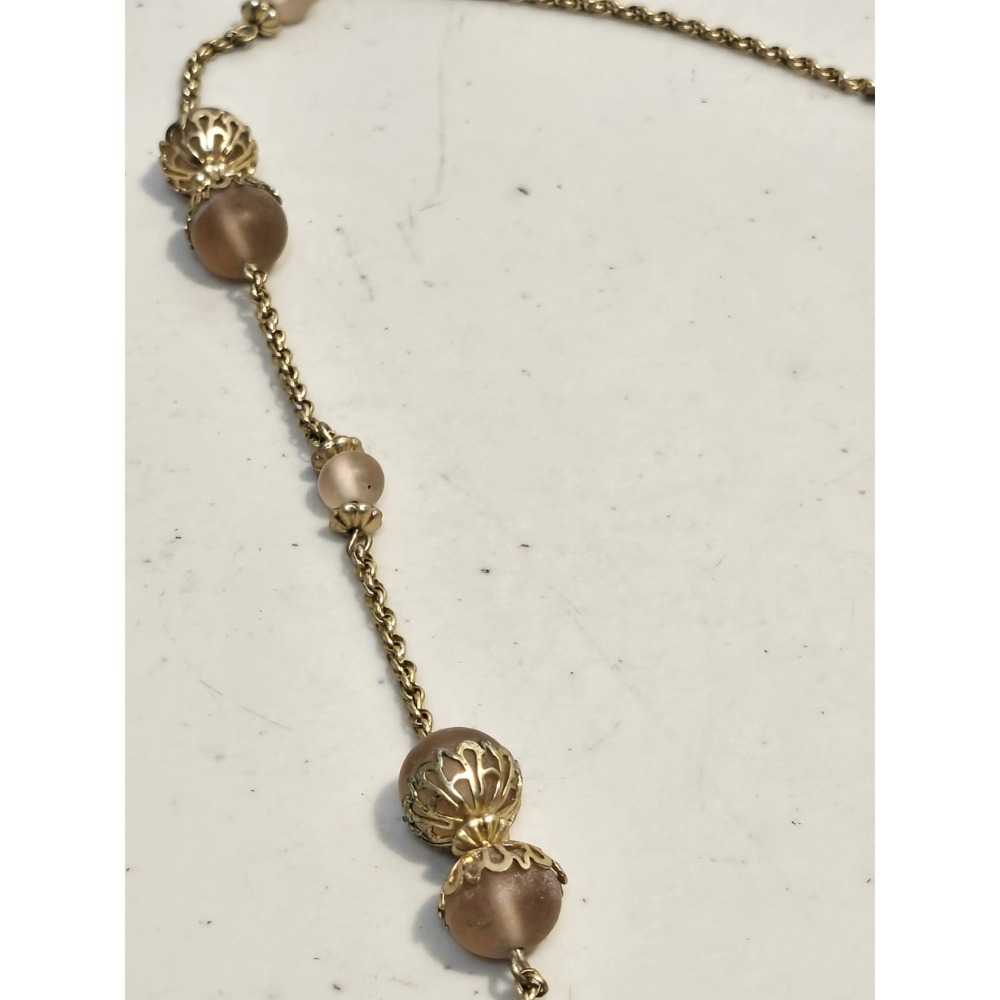 Liz Claiborne Gold Tone Station Necklace Frosted Peach Beads Filigree Caps 26in - Picture 4 of 5